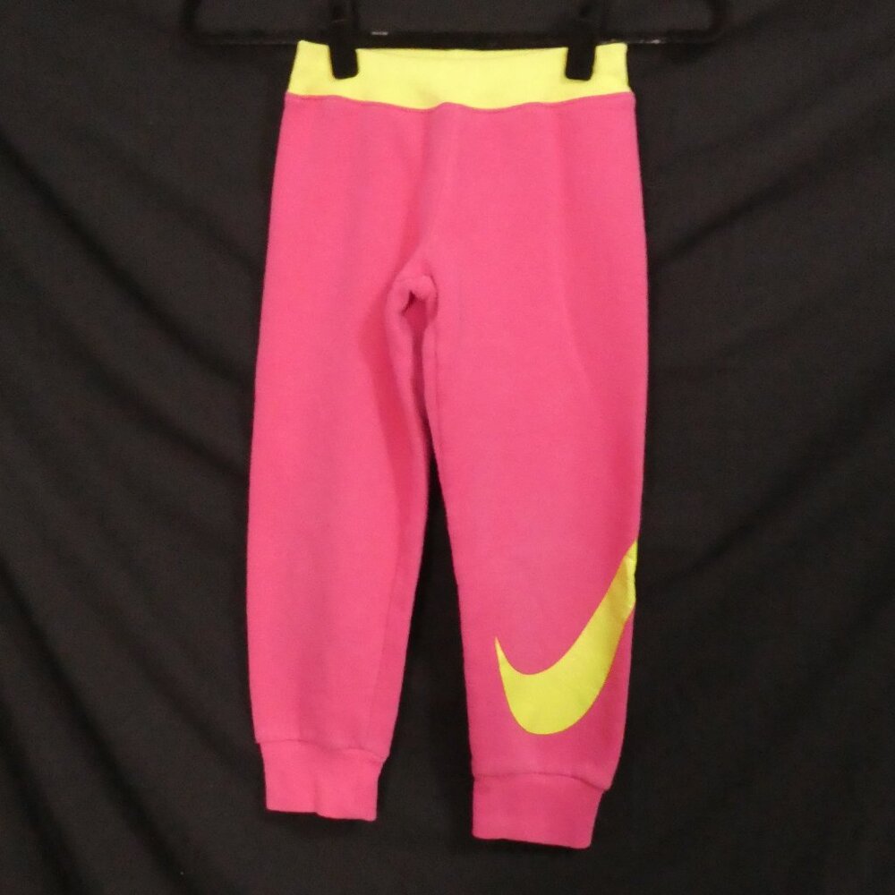 NIKE size 6 Girls Active Fleece Training Sweatpants Joggers in Hyper Pink - Picture 1 of 15